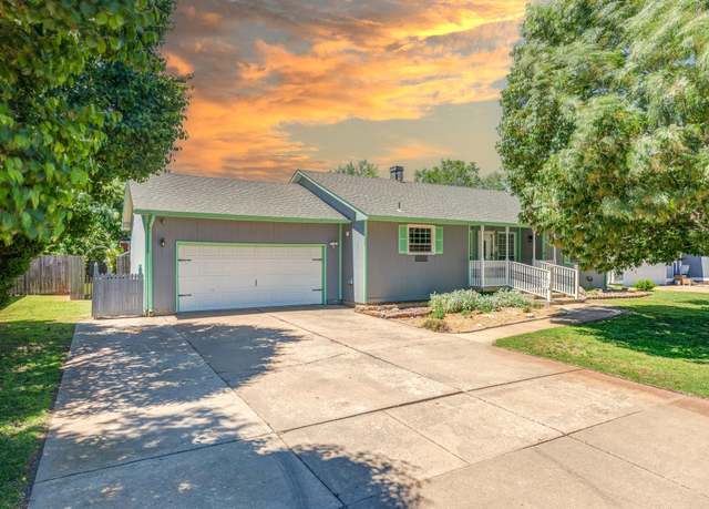 Property at 752 Moundview Ave, Salina, KS 67401, 3 beds, 3 baths
