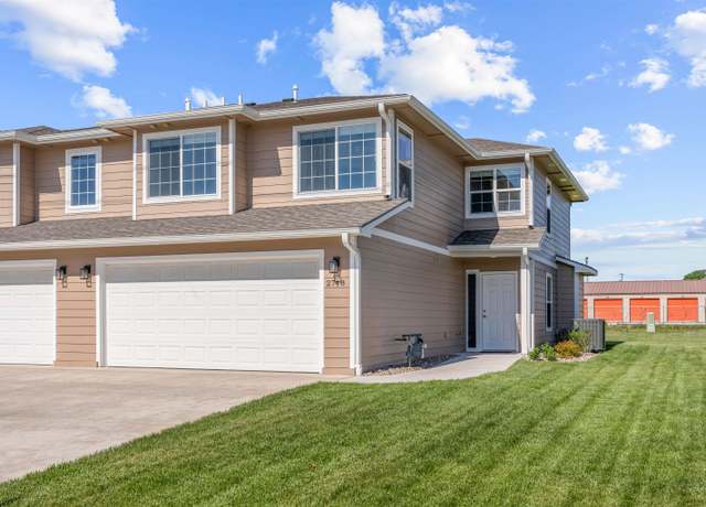 Property at 2748 Tim Rogers Ln, Salina, KS 67401, 3 beds, 3 baths