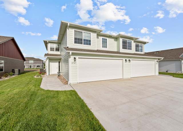 Property at 2747 Tim Rogers Ln, Salina, KS 67401, 3 beds, 3 baths