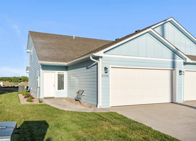 Property at 2735 Tim Rogers Ln, Salina, KS 67401, 3 beds, 3 baths