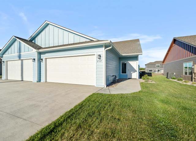 Property at 2737 Tim Rogers Ln, Salina, KS 67401, 3 beds, 3 baths
