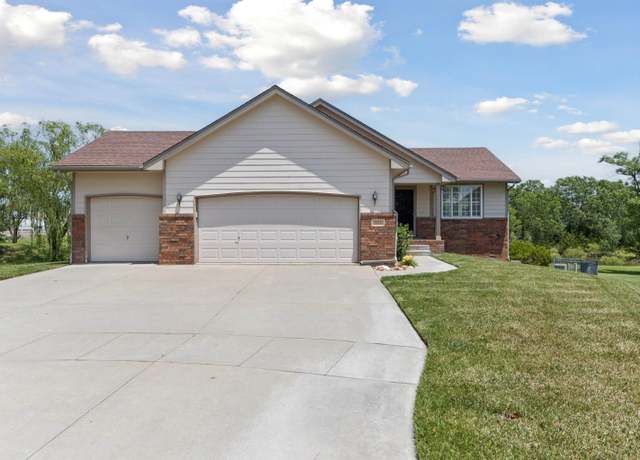 Property at 713 S Bedford Cir, Wichita, KS 67207, 3 beds, 3 baths