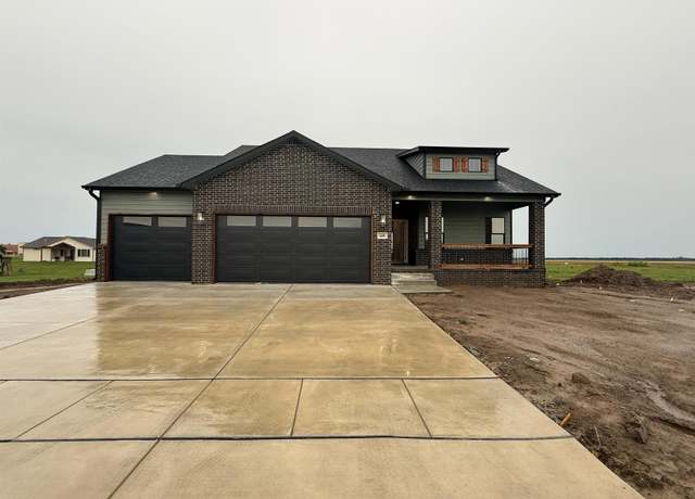 Property at 469 S Stoney Creek St, Clearwater, KS 67026, 4 beds, 3.5 baths
