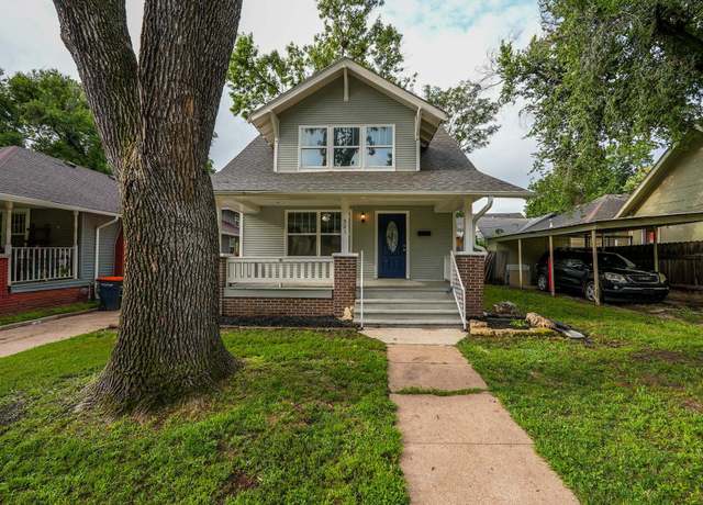 Property at 521 W 4th Ave, El Dorado, KS 67042, 4 beds, 3.5 baths
