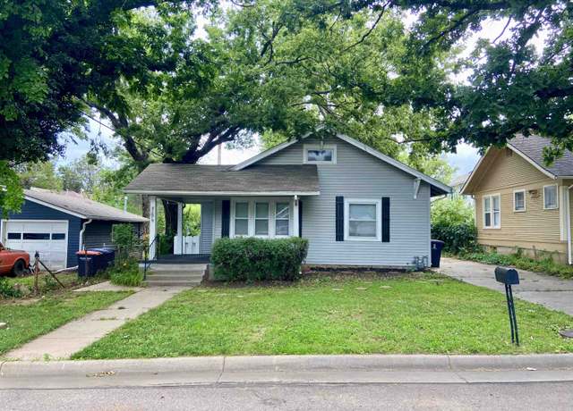 Property at 913 W 1st Ave, El Dorado, KS 67042, 2 beds, 1 bath