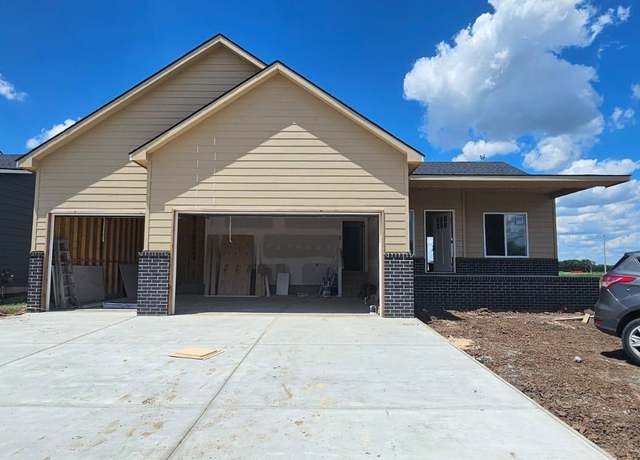 Property at 5852 N Newport Ct, Park City, KS 67219, 5 beds, 3 baths