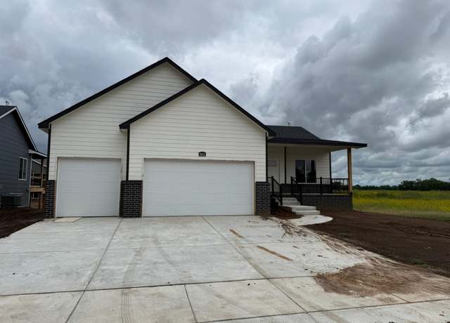 Property at 5852 N Newport Ct, Park City, KS 67219, 5 beds, 3 baths