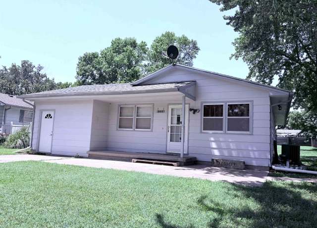 Property at 903 & 907 N Elm, Peabody, KS 66866, 3 beds, 2 baths