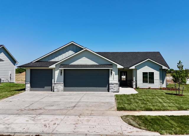 Property at 5527 N St. Paul St, Wichita, KS 67204, 3 beds, 2 baths