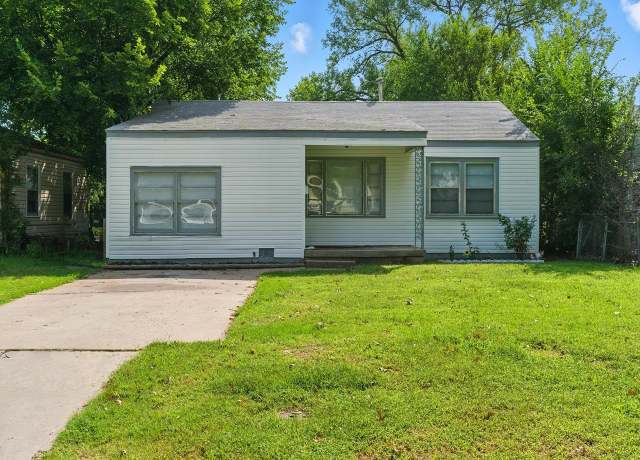 Property at 2016 S Spruce St, Wichita, KS 67211, 3 beds, 1 bath
