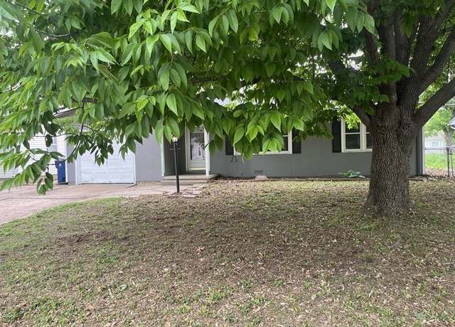 Property at 3332 S Downtain Dr, Wichita, KS 67217, 3 beds, 2 baths