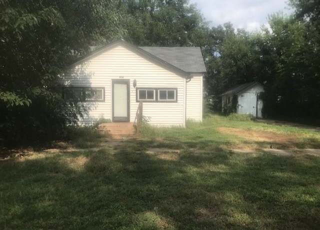Property at 516 N Lincoln St, Belle Plaine, KS 67013, 3 beds, 1 bath