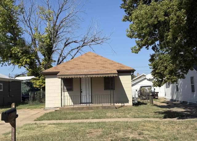 Property at 915 N 8th St, Salina, KS 67401, 2 beds, 1 bath