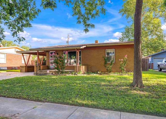 Property at 1116 E Alturas St, Wichita, KS 67216, 2 beds, 2 baths