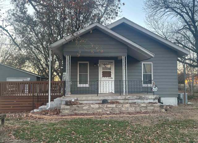 Property at 324 N Ll And G Ave, Anthony, KS 67003, 3 beds, 2 baths