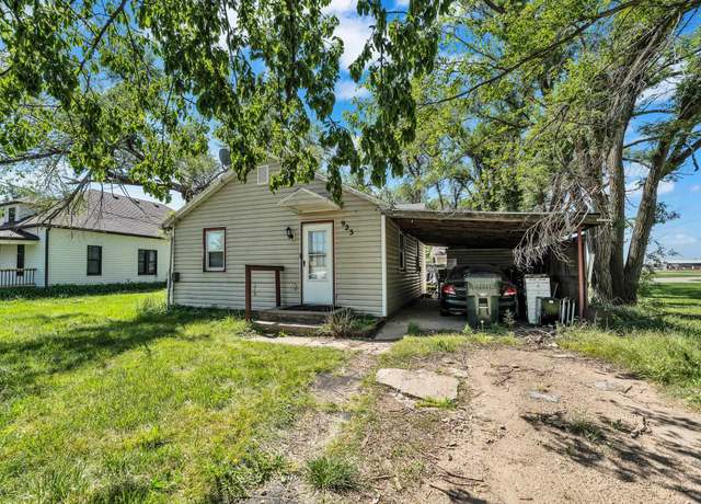 Property at 923 W 2nd St, Halstead, KS 67056, 2 beds, 1 bath