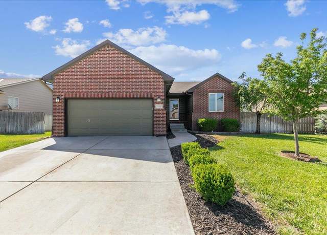 Property at 1112 E Lost Hills St, Derby, KS 67037, 4 beds, 3 baths