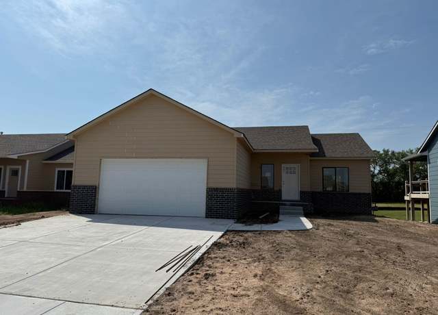 Property at 5828 N Newport Ct, Park City, KS 67219, 5 beds, 3 baths