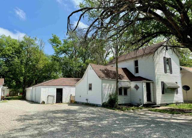 Property at 401 N Park St, Wellington, KS 67152, 7 beds, 3 baths