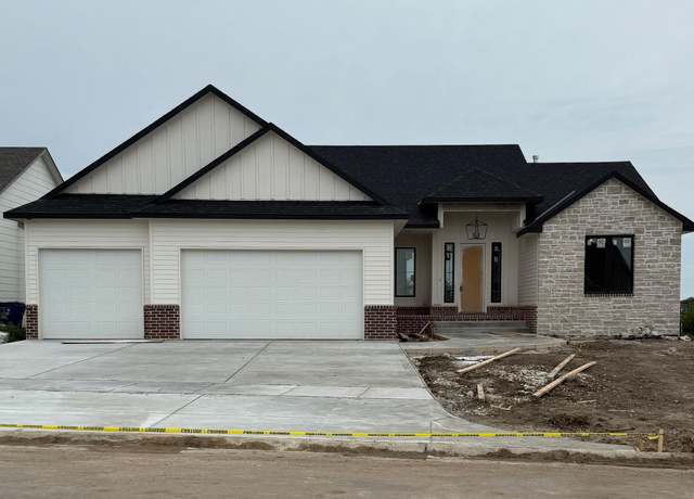 Property at 3251 N Bedford St, Wichita, KS 67226, 5 beds, 3.5 baths