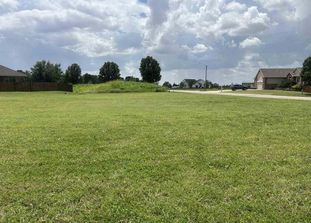 Property at 1110 Myles Dr, Wellington, KS 67152