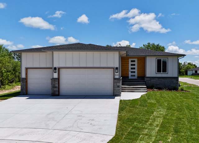 Property at 5939 N St. Paul Ct, Wichita, KS 67204, 5 beds, 3 baths