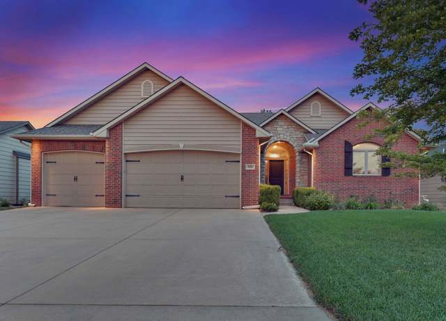 Property at 524 Stone Lake Dr, Augusta, KS 67010, 5 beds, 3 baths