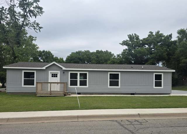 Property at 404 N College, Winfield, KS 67156, 3 beds, 2 baths