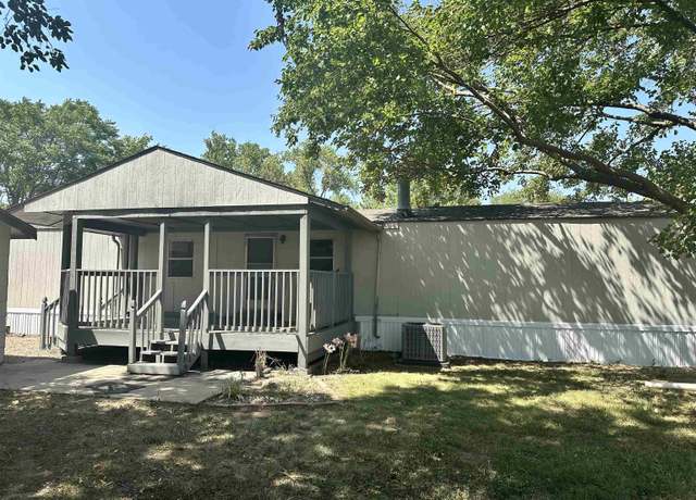 Property at 7040 S Plaza Dr, Haysville, KS 67060, 3 beds, 2 baths