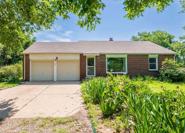 Property at 128 N Evergreen Ln, Wichita, KS 67212, 2 beds, 1 bath