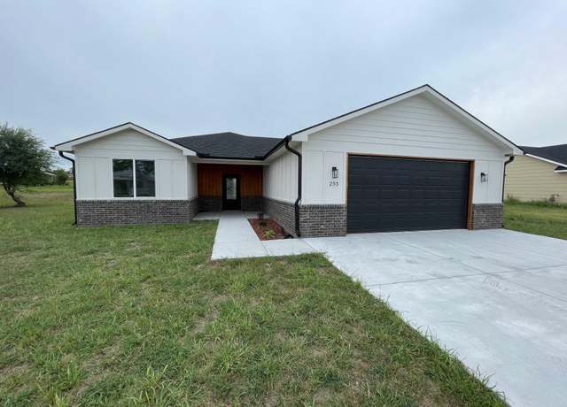Property at 233 S Sycamore Dr, Valley Center, KS 67147, 3 beds, 2 baths