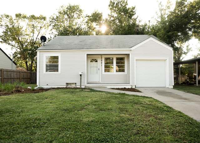 Property at 1921 S Vine St, Wichita, KS 67213, 2 beds, 1 bath