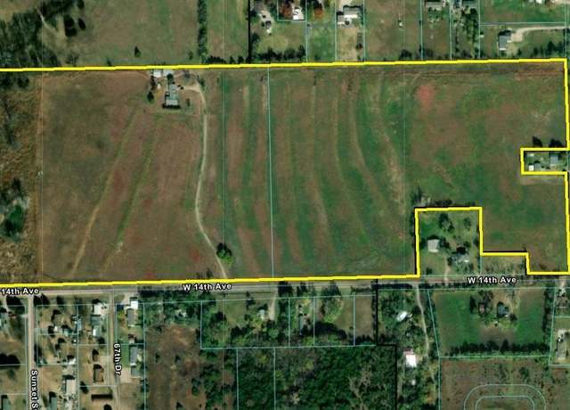 Property at 2706 W 14th, Winfield, KS 67156, 4 beds, 2.5 baths