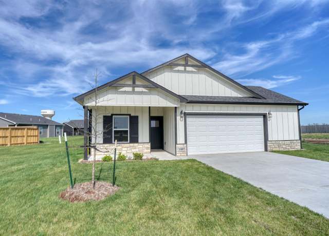 Property at 1007 Eastlinks Ct, Mcpherson, KS 67460, 4 beds, 2 baths