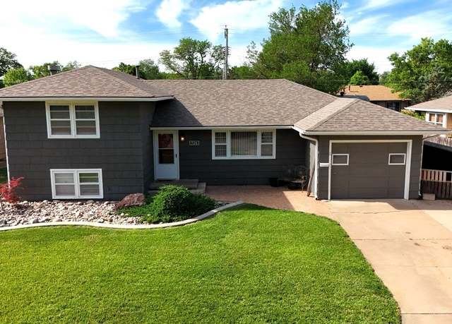 Property at 724 Carl Ave, Salina, KS 67401, 3 beds, 2 baths