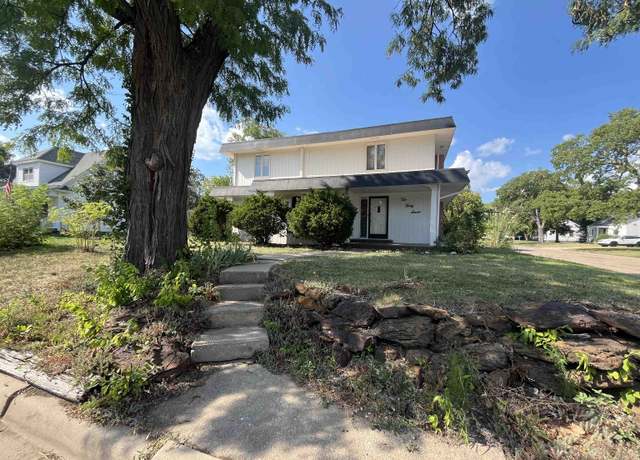 Property at 237 E Minneapolis Ave, Salina, KS 67401, 4 beds, 2 baths