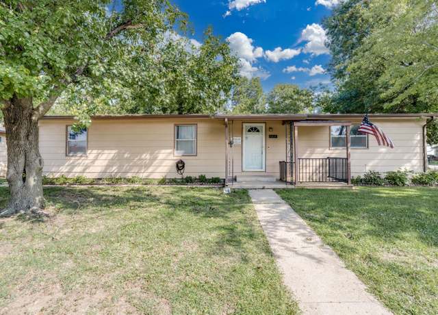 Property at 1304 W 1st Ave, El Dorado, KS 67042, 3 beds, 2 baths