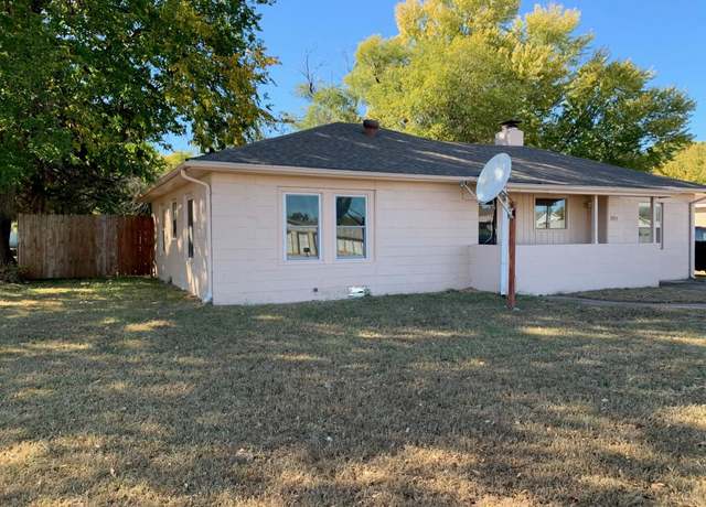 Property at 2019 Andrews St, Winfield, KS 67156, 3 beds, 1 bath