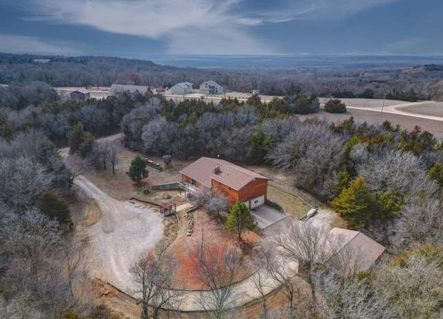 Property at 30049 Sunnyside Ct, Arkansas City, KS 67005, 4 beds, 3 baths
