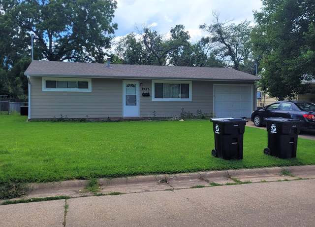 Property at 1525 Pawnee Ave, Salina, KS 67401, 2 beds, 1 bath