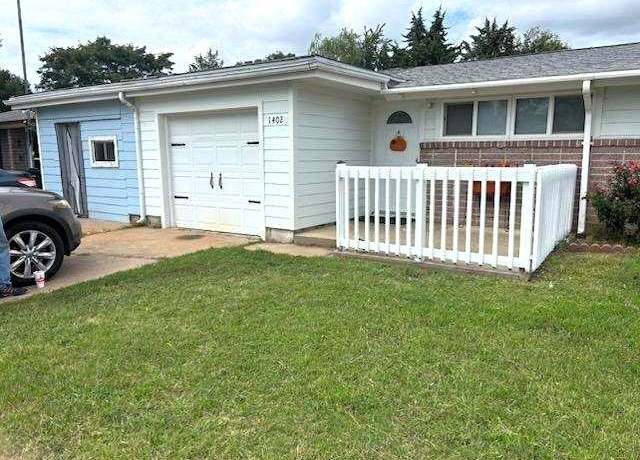Property at 1402 Glenshire St, Salina, KS 67401, 2 beds, 1 bath