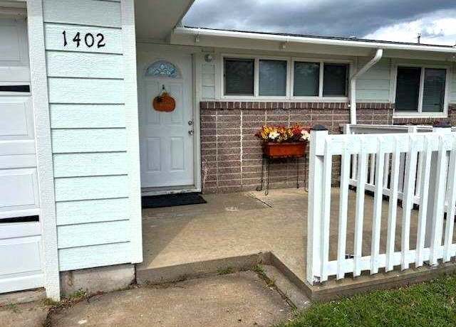 Property at 1402 Glenshire St, Salina, KS 67401, 2 beds, 1 bath