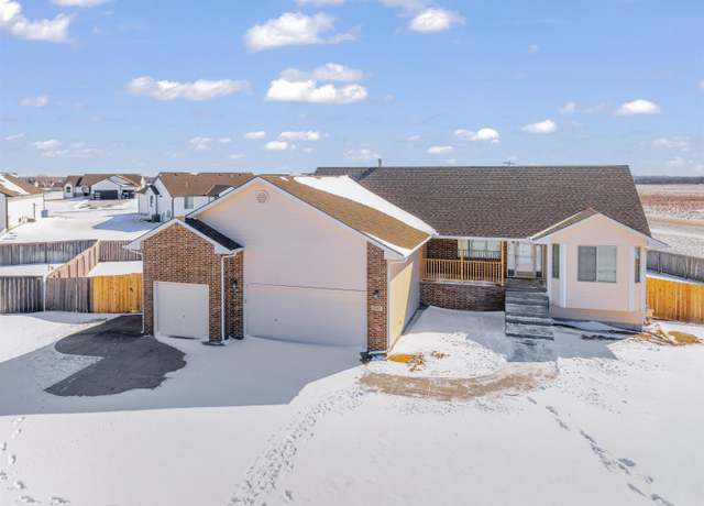 Property at 12347 E Willowgreen Ct, Wichita, KS 67207, 5 beds, 3 baths