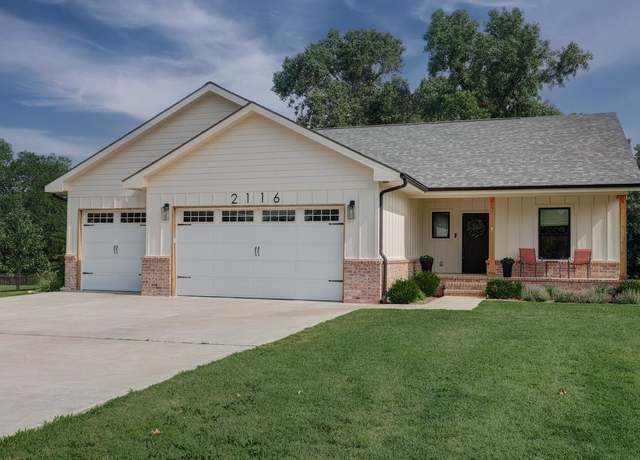 Property at 2116 Eastridge Dr, Arkansas City, KS 67005, 5 beds, 3 baths