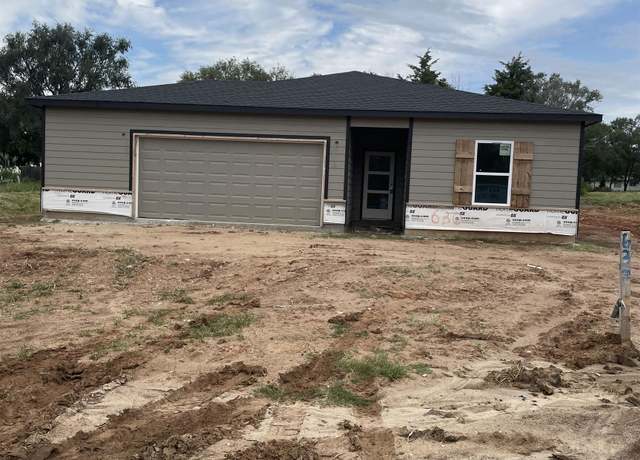 Property at 630 Santa Fe Ave, El Dorado, KS 67042, 3 beds, 2 baths