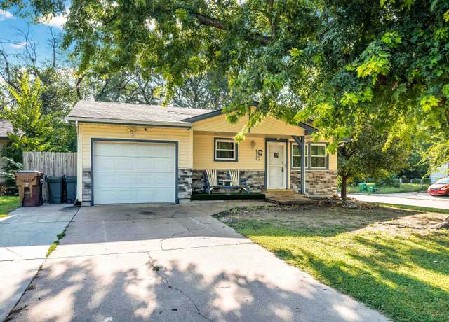 Property at 740 N Sheridan St, Wichita, KS 67203, 2 beds, 2 baths