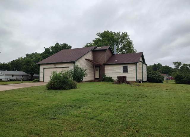 Property at 802 W 52nd St S, Wichita, KS 67217, 3 beds, 2 baths