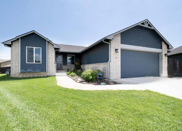 Property at 3225 E Shoffner Ct, Wichita, KS 67216-3550, 5 beds, 3 baths