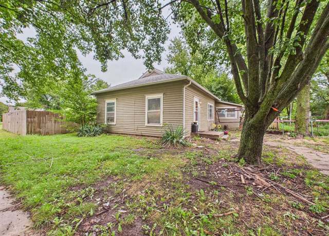 Property at 118 N Chestnut St, Douglass, KS 67039, 3 beds, 1 bath
