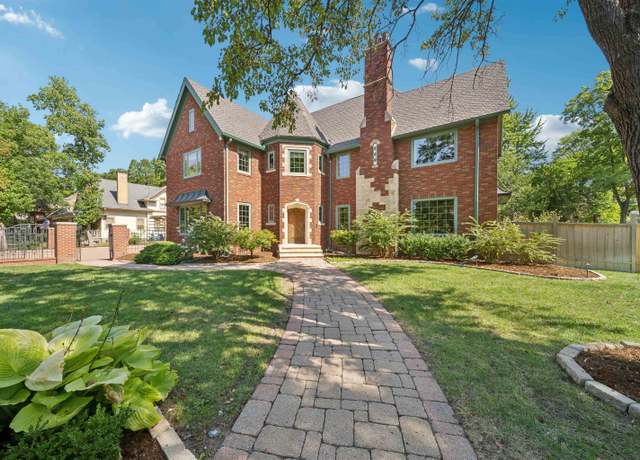 Property at 204 N Roosevelt St, Wichita, KS 67208, 4 beds, 6 baths